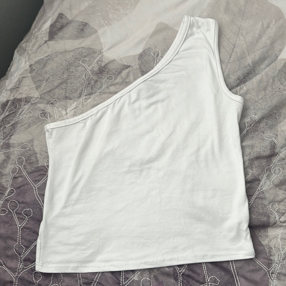 “Olivia Rae-off the shoulder top size small”